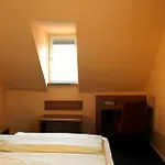 Zur Lindenau 4*