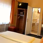 Zur Lindenau