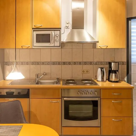 Zur Lindenau 3* רודסהיים אם ריין
