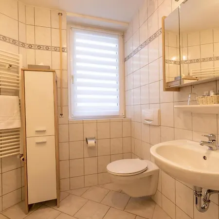 Zur Lindenau 3* רודסהיים אם ריין