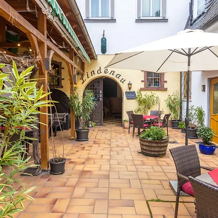 Zur Lindenau Πανσιόν 4*