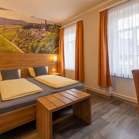 Zur Lindenau Πανσιόν 4*