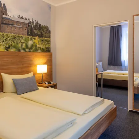 Zur Lindenau Pensjonat 3*