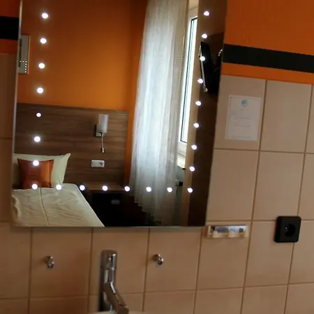 Zur Lindenau 3* רודסהיים אם ריין