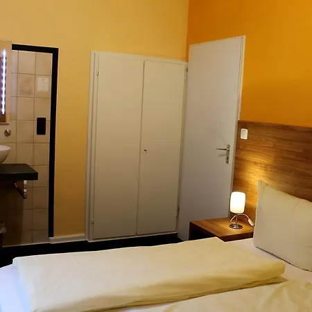 주르 린데나우 3* 로데스하임암라인