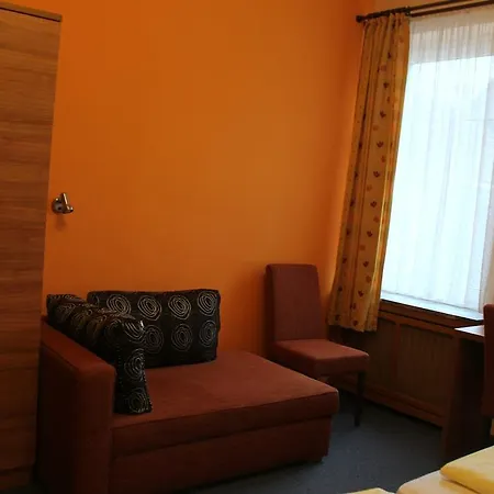 בית הארחה Zur Lindenau 3*