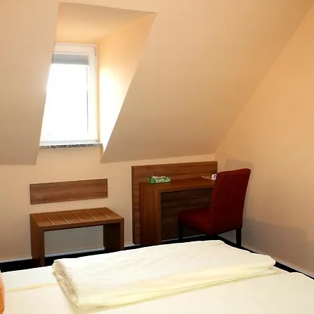 Zur Lindenau 3*
