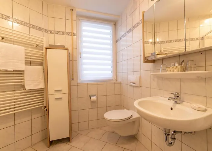 Zur Lindenau 3* Rüdesheim am Rhein