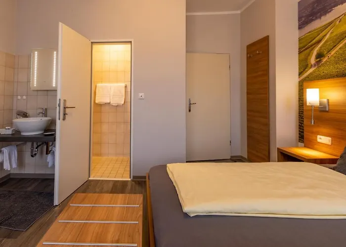 Zur Lindenau 3* Rüdesheim am Rhein