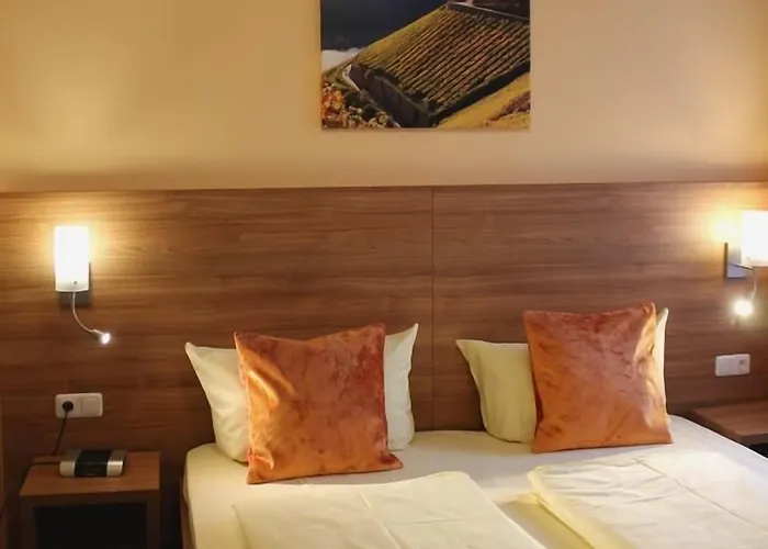 Zur Lindenau 3* Rüdesheim am Rhein